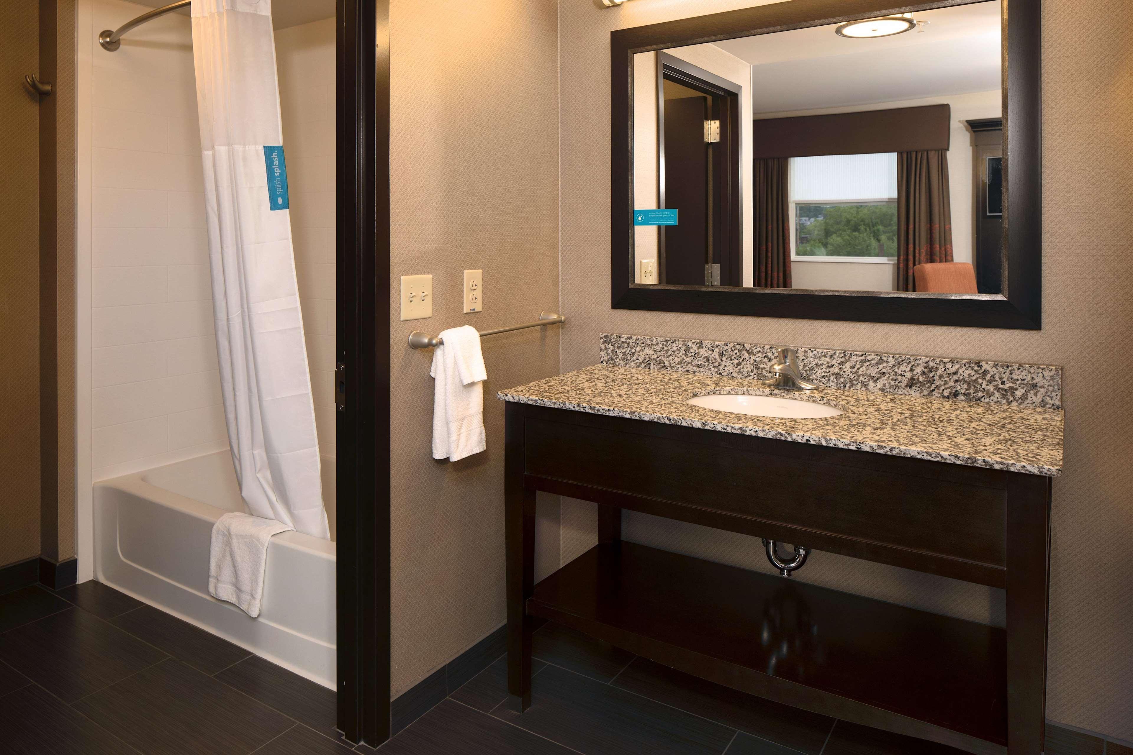 Hampton Inn Lewiston-Auburn Экстерьер фото