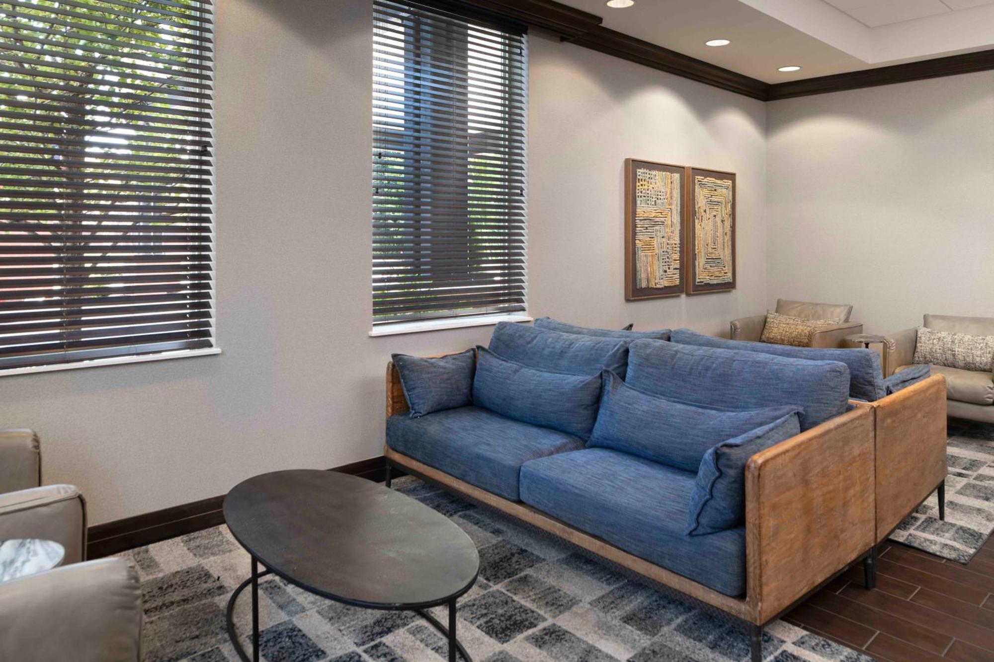 Hampton Inn Lewiston-Auburn Экстерьер фото