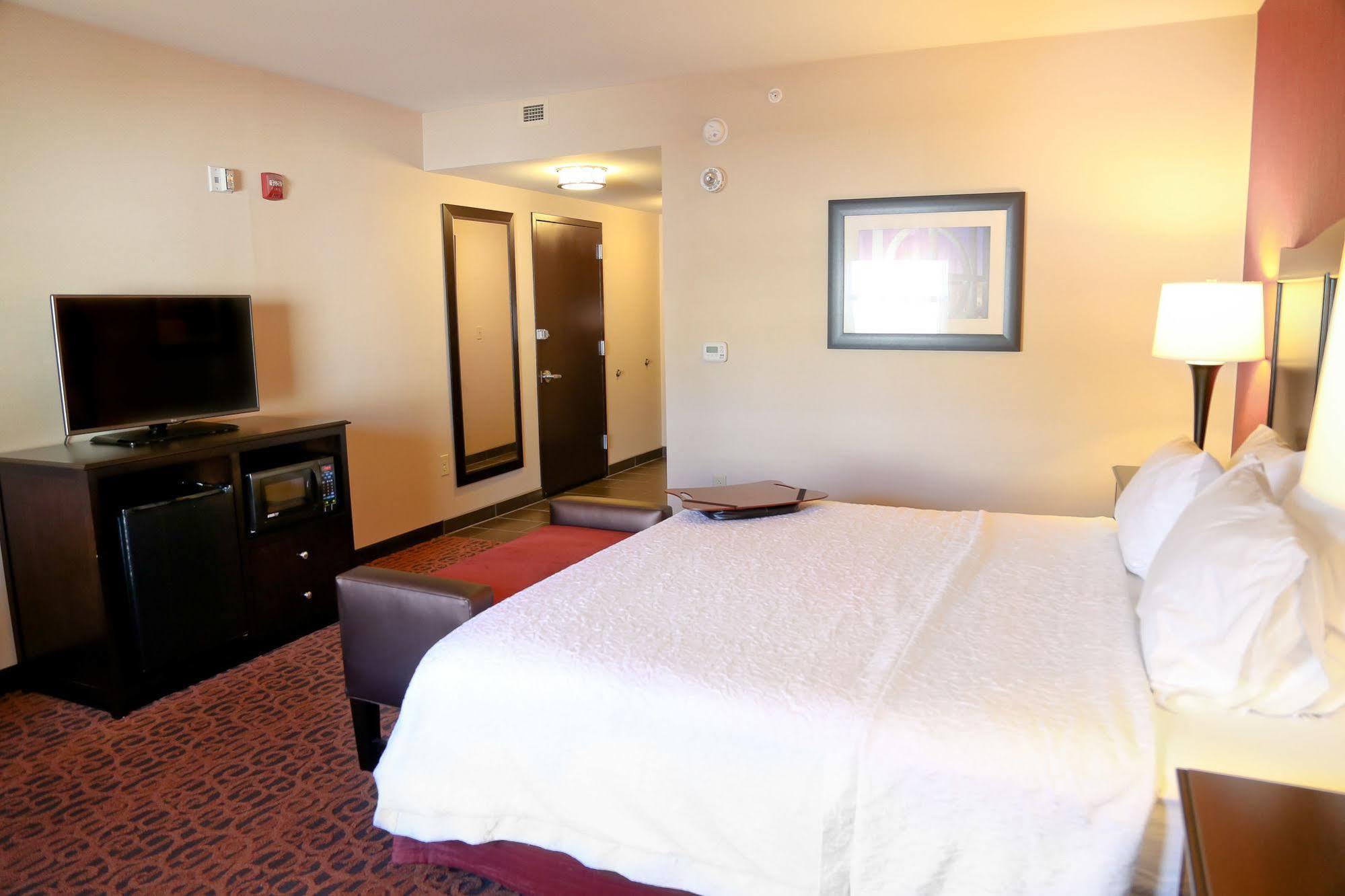 Hampton Inn Lewiston-Auburn Экстерьер фото